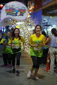 BIB: 901, 90107, 095
                            <button type="button" onclick="openModal(21830704)" class="btn btn-primary btn-sm float-right btn-popup" data-toggle="modal" data-target=".modal-high-quality">
                        <i class="fas fa-shopping-cart"></i> Add to Cart
                    </button>
                                            <button type="button" onclick="isThisMe(21830704, true)" class="btn btn-success btn-sm float-right btn-popup btn-isme hidden" data-toggle="tooltip" data-placement="bottom" title="นี่คือรูปของคุณใช่ไหม คลิกที่นี่เพื่อเอาเข้าอัลบั้ม">
                        <i class="fas fa-plus"></i> Add to album
                    </button>
                    <button type="button" onclick="isThisMe(21830704, false)" class="btn btn-warning btn-sm float-right btn-popup btn-isnotme hidden">
                        <i class="fas fa-ban"></i> Remove from album
                    </button>